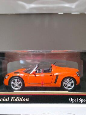 Maisto Opel Speedster 1:18 die-cast model